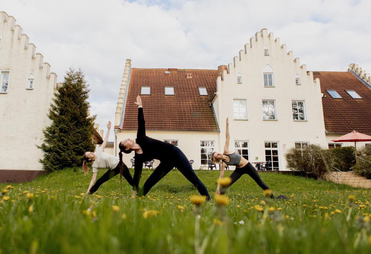 Boutique Hotel Gut Tribbevitz Neuenkirchen auf Rugen Luaran gambar