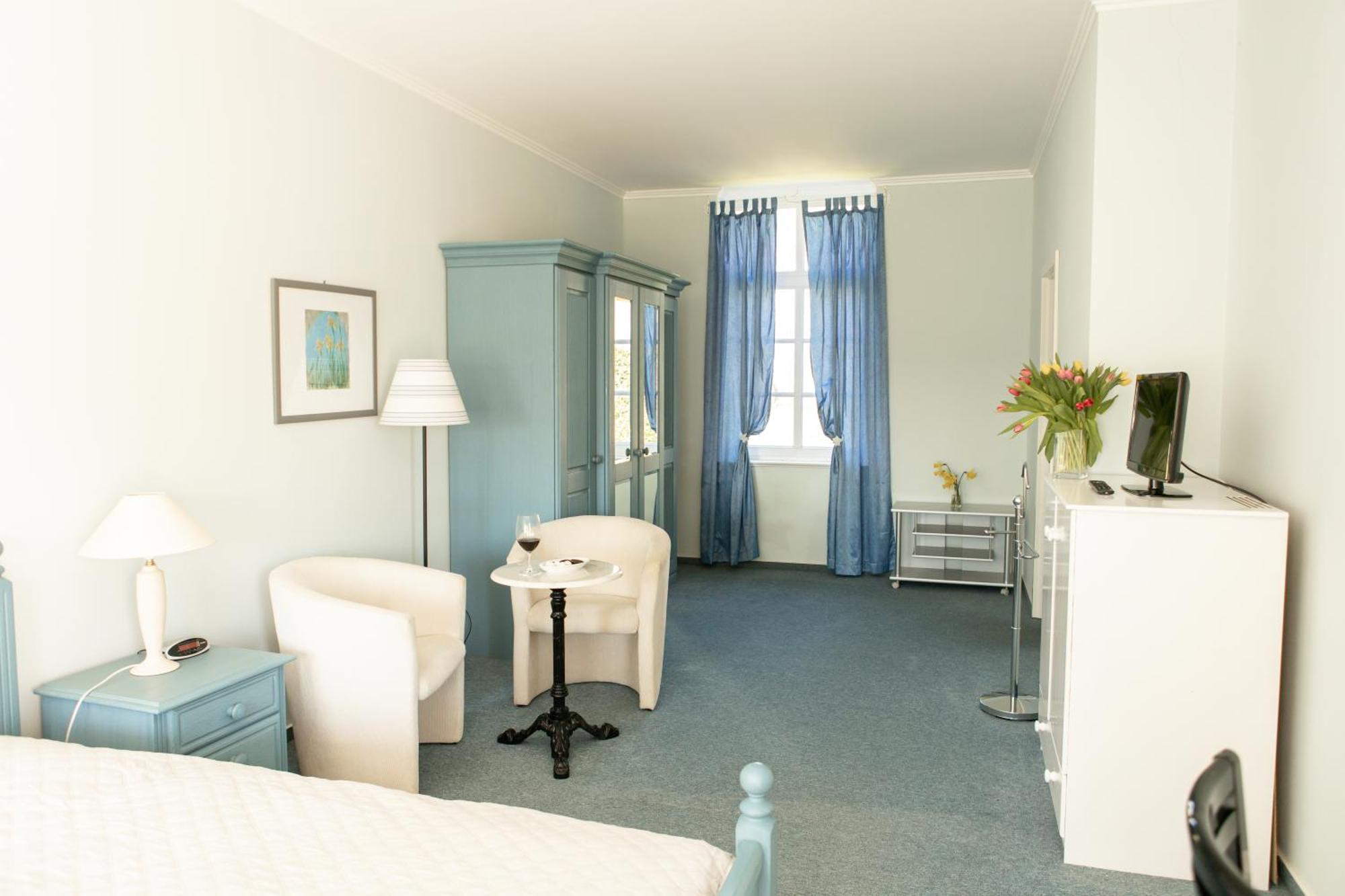Boutique Hotel Gut Tribbevitz Neuenkirchen auf Rugen Luaran gambar