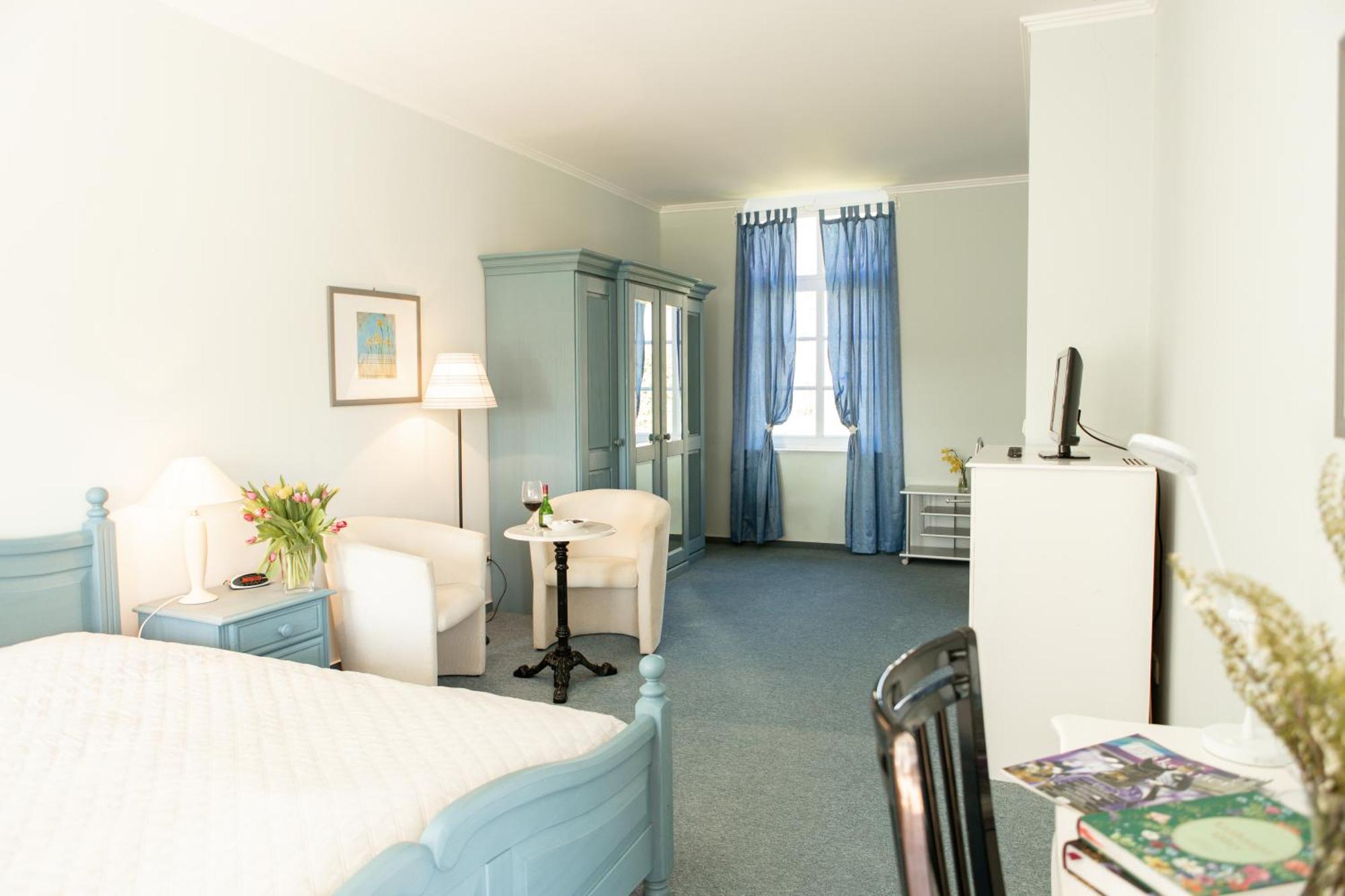 Boutique Hotel Gut Tribbevitz Neuenkirchen auf Rugen Luaran gambar