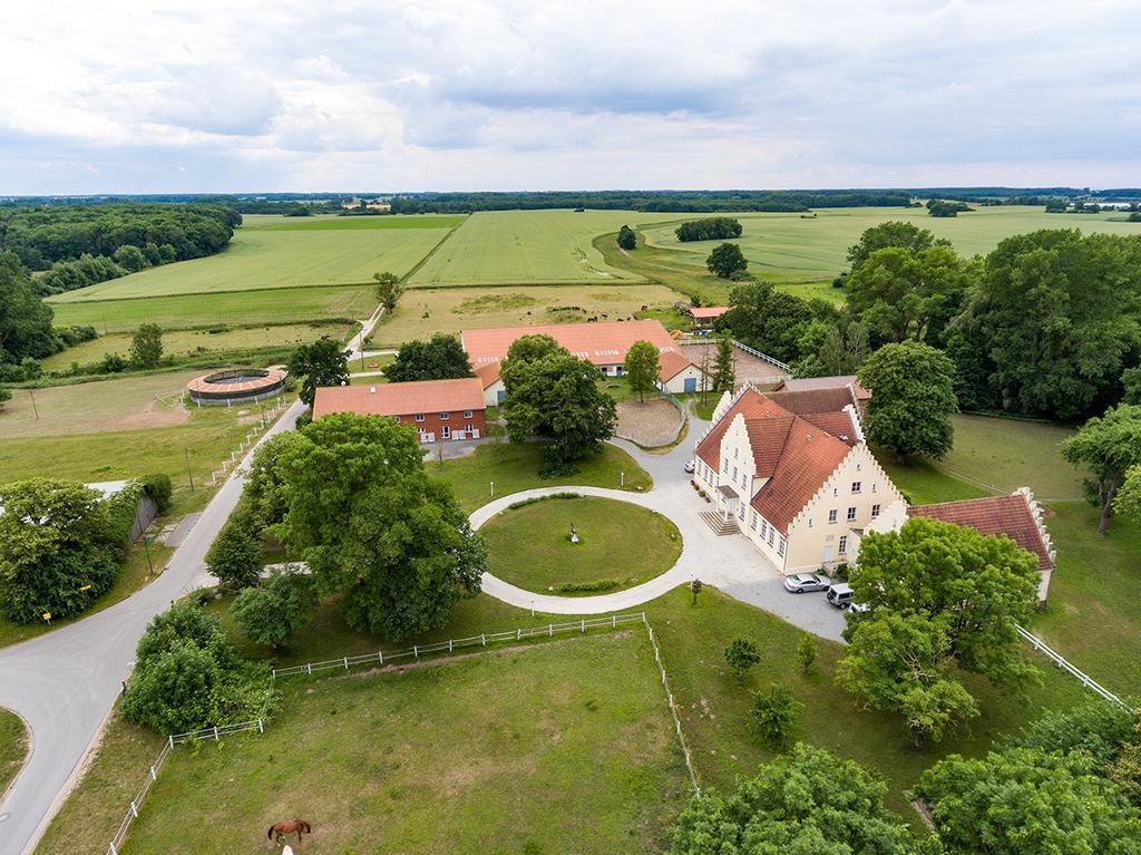Boutique Hotel Gut Tribbevitz Neuenkirchen auf Rugen Luaran gambar